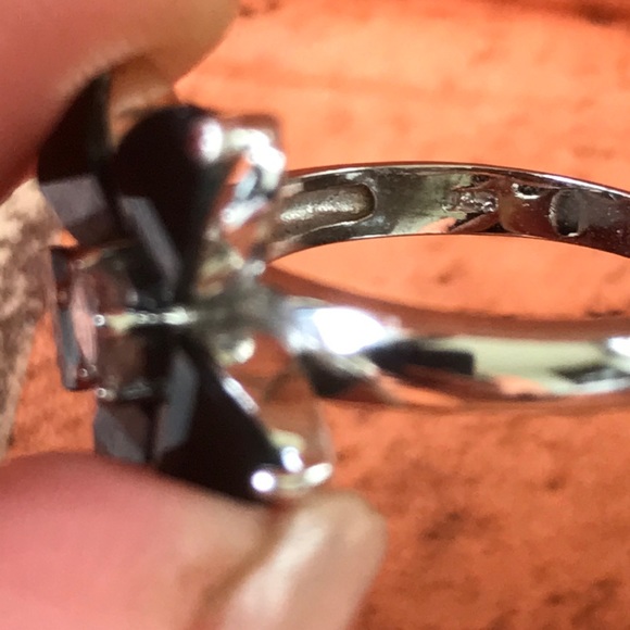 Sterling Silver Black Flower Ring Size 7.5 - Picture 9 of 12
